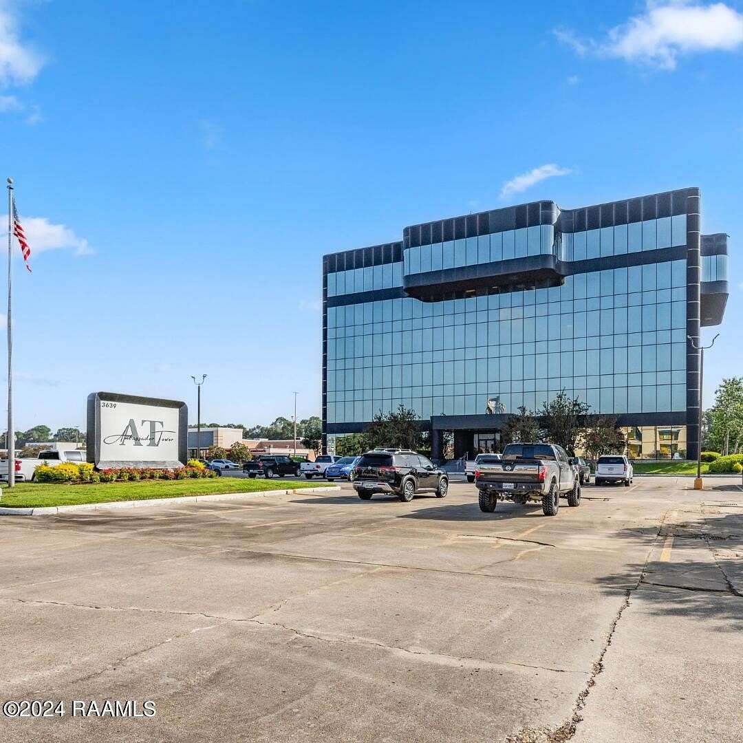 4.25 Acres of Improved Commercial Land for Lease in Lafayette, Louisiana