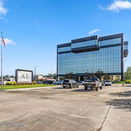 4.25 Acres of Improved Commercial Land for Lease in Lafayette, Louisiana