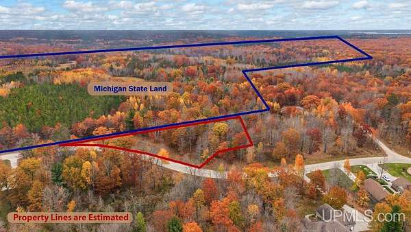 2.5 Acres of Residential Land for Sale in Gladstone, Michigan