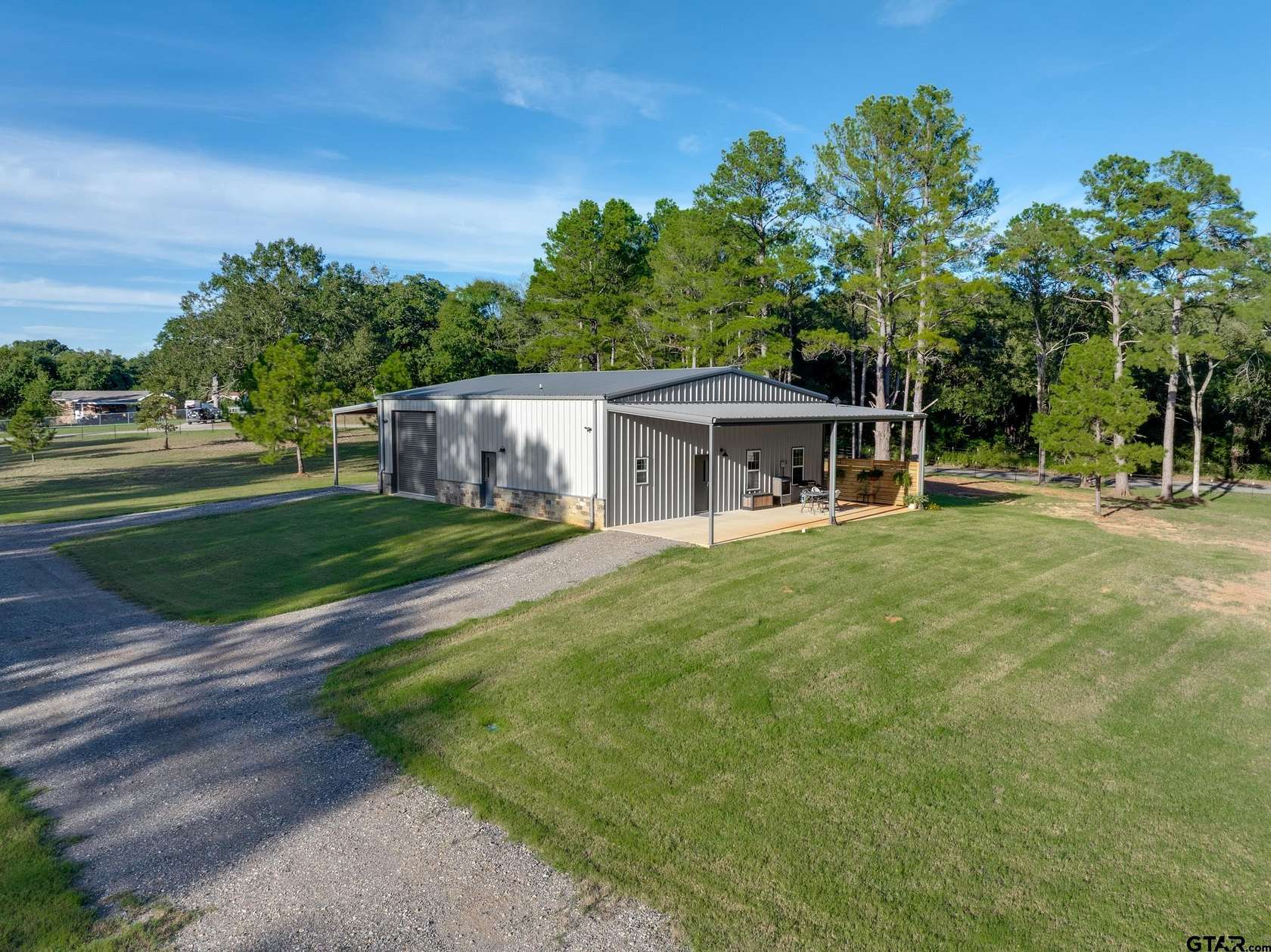 7.52 Acres of Land with Home for Sale in Frankston, Texas