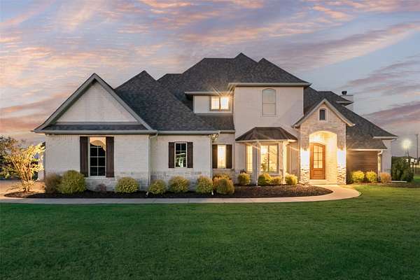 1.5 Acres of Land with Home for Sale in Rockwall, Texas