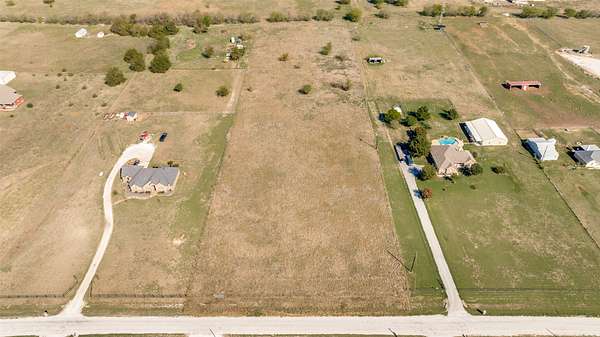 5 Acres of Residential Land for Sale in Decatur, Texas
