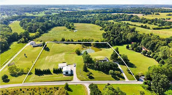 6 Acres of Land with Home for Auction in Portland, Tennessee