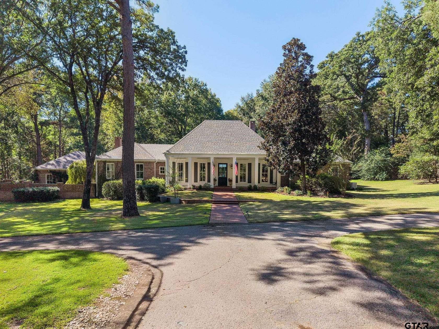 2.1 Acres of Land with Home for Sale in Flint, Texas