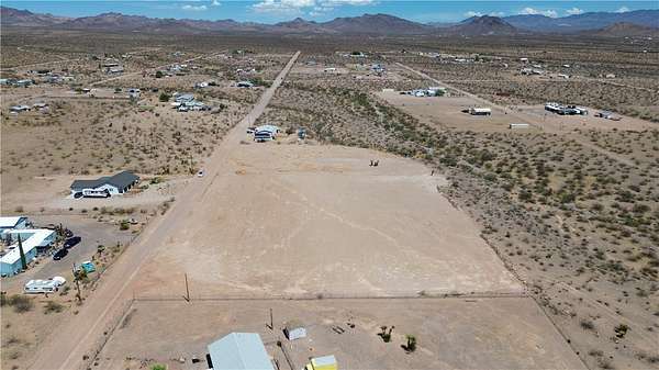 1.17 Acres of Residential Land for Sale in Golden Valley, Arizona
