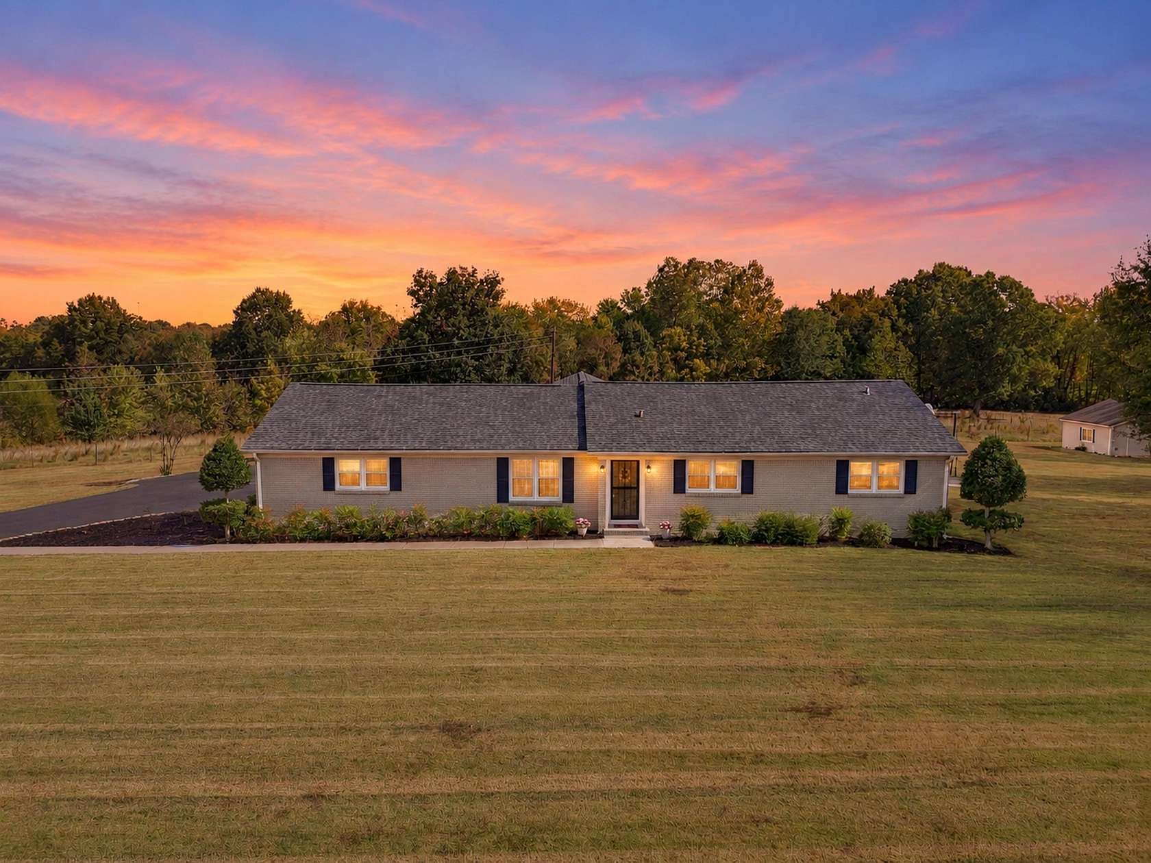 4 Acres of Land with Home for Sale in Brighton, Tennessee
