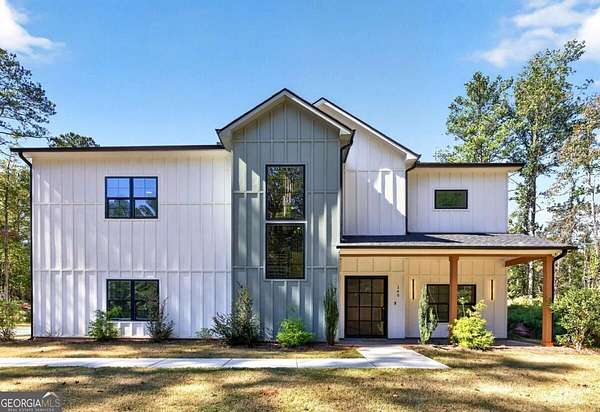 1.66 Acres of Land with Home for Sale in Fayetteville, Georgia