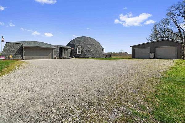 5.36 Acres of Land with Home for Sale in Owensboro, Kentucky