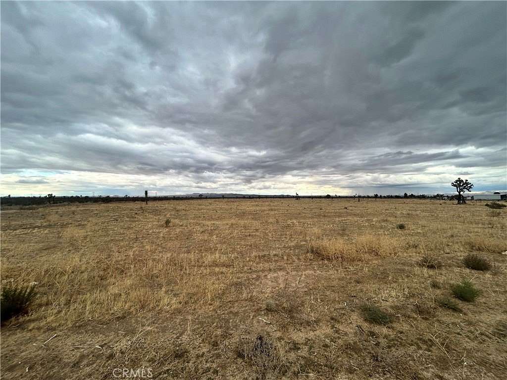 19.3 Acres of Commercial Land for Sale in Phelan, California