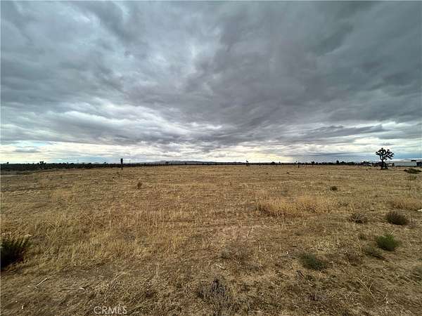 19.3 Acres of Commercial Land for Sale in Phelan, California