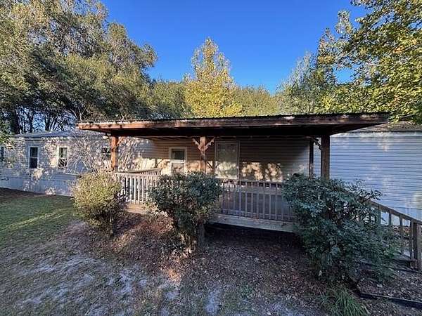 5 Acres of Land with Home for Sale in Trenton, Florida