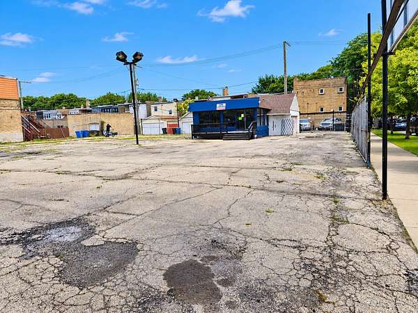 0.28 Acres of Mixed-Use Land for Sale in Chicago, Illinois