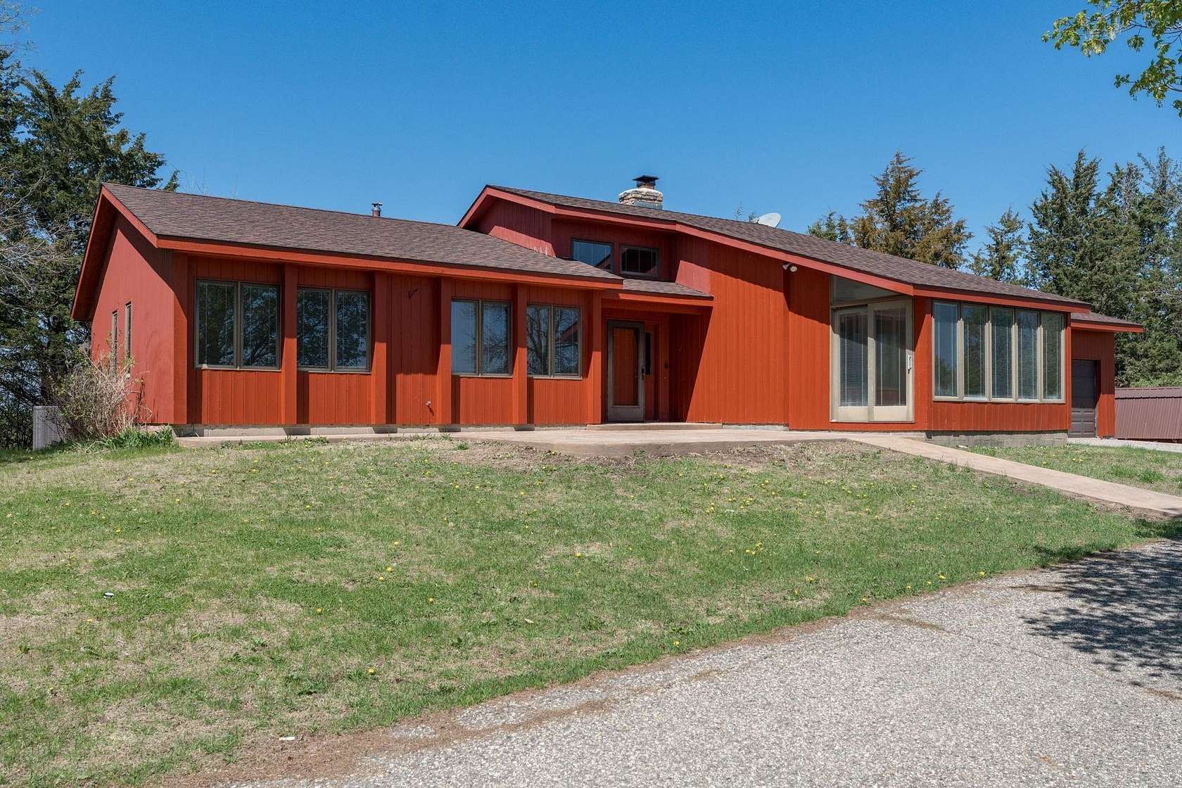 22.9 Acres of Land with Home for Sale in Le Sueur, Minnesota