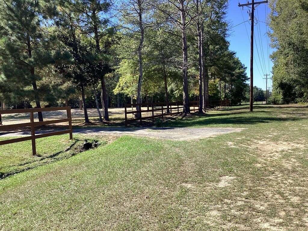 3.19 Acres of Land for Sale in Jasper, Texas