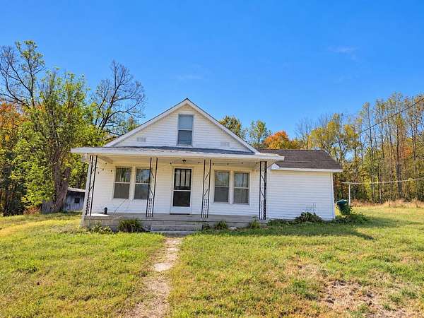 47.8 Acres of Land with Home for Sale in Albany, Kentucky