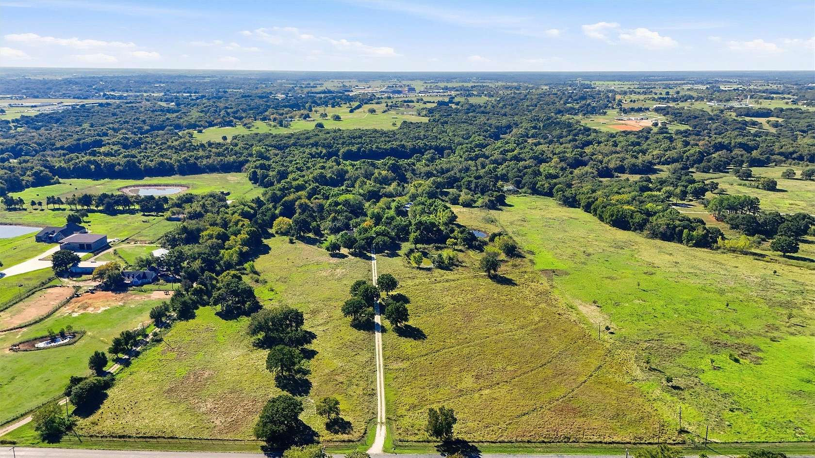 21 Acres of Recreational Land with Home for Sale in Whitesboro, Texas
