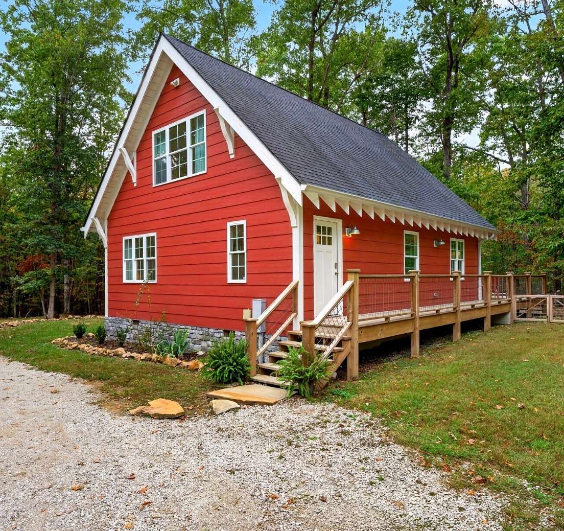 5.55 Acres of Land with Home for Sale in Monteagle, Tennessee