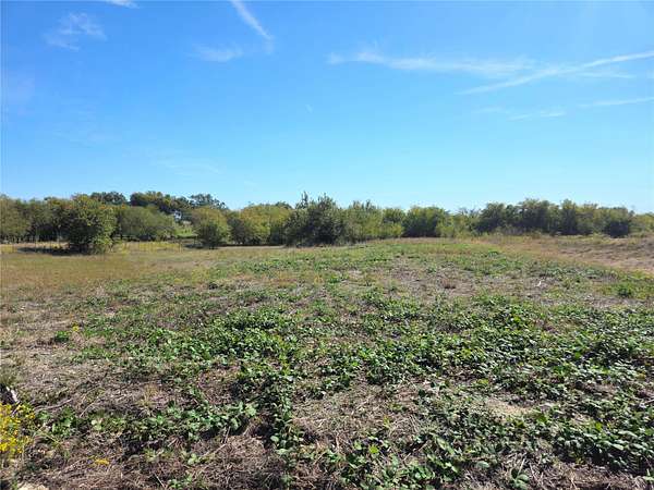 2 Acres of Land for Sale in Itasca, Texas