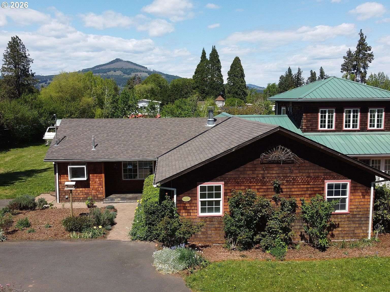 2.16 Acres of Land with Home for Sale in Hood River, Oregon