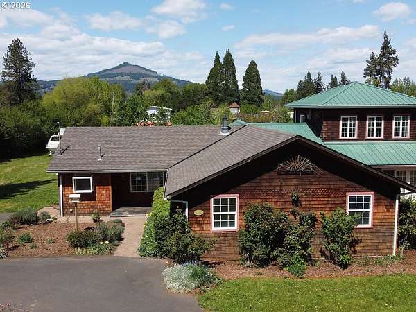 2.16 Acres of Land with Home for Sale in Hood River, Oregon