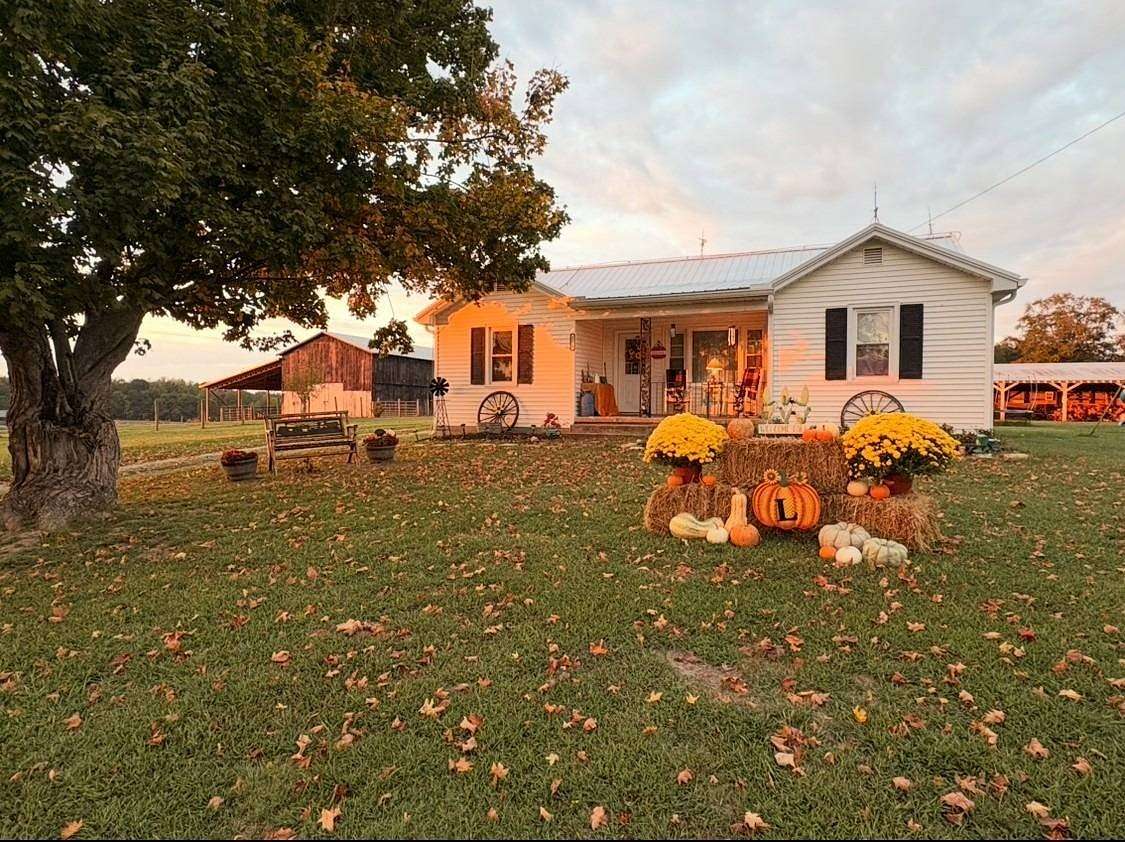3 Acres of Land with Home for Sale in Glasgow, Kentucky