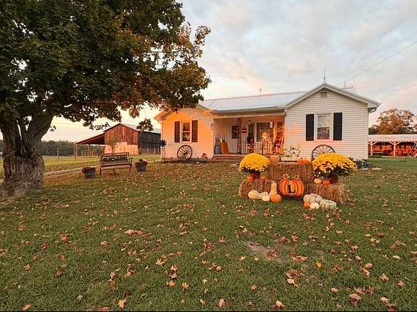 3 Acres of Land with Home for Sale in Glasgow, Kentucky