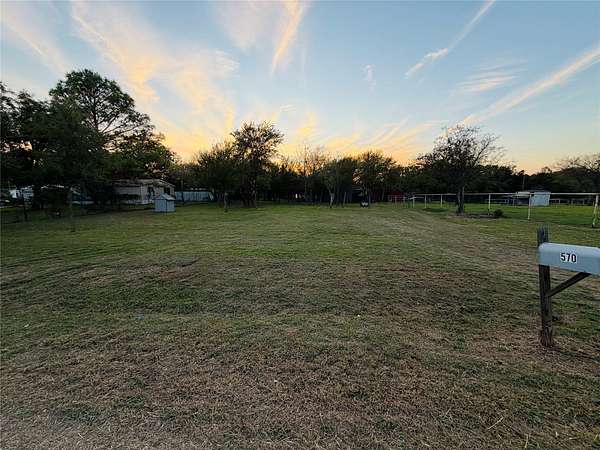 0.93 Acres of Residential Land for Sale in Newark, Texas