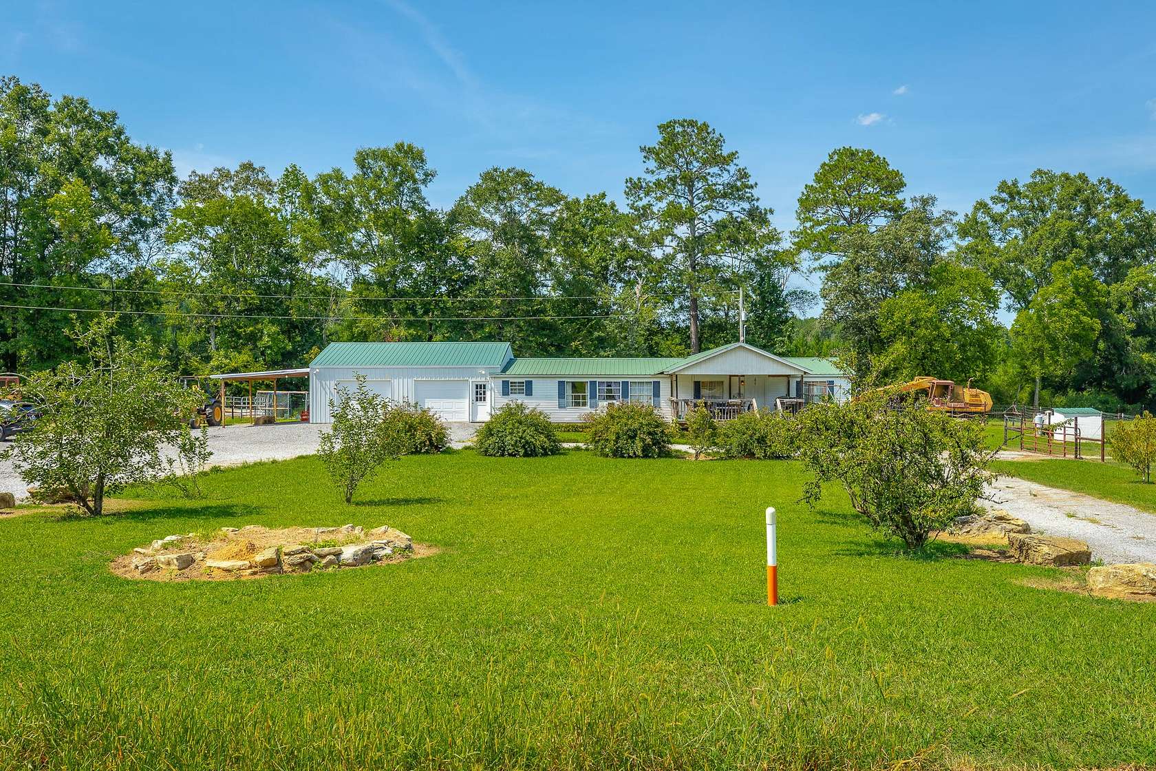 12 Acres of Land with Home for Sale in Gaylesville, Alabama