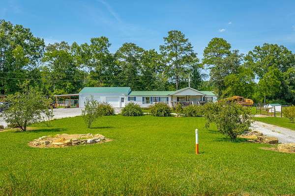 12 Acres of Land with Home for Sale in Gaylesville, Alabama