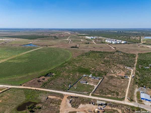 10 Acres of Land for Sale in Nixon, Texas