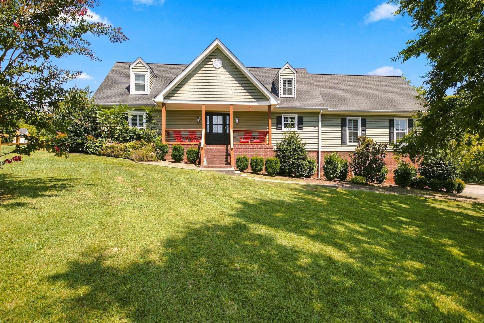 2.7 Acres of Land with Home for Sale in Hendersonville, Tennessee