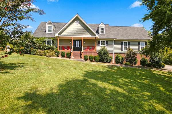 2.7 Acres of Land with Home for Sale in Hendersonville, Tennessee