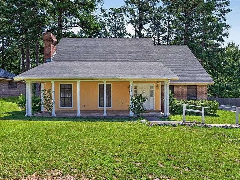 1.6 Acres of Land with Home for Sale in Mansfield, Louisiana