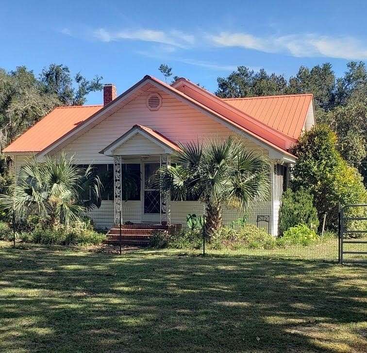 1.7 Acres of Land with Home for Sale in Greenville, Florida