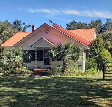1.7 Acres of Land with Home for Sale in Greenville, Florida