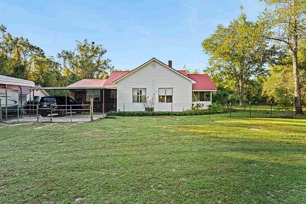 Perry Active 1.7 Acres of Land with Home for Sale in Perry, Florida - LandSearch