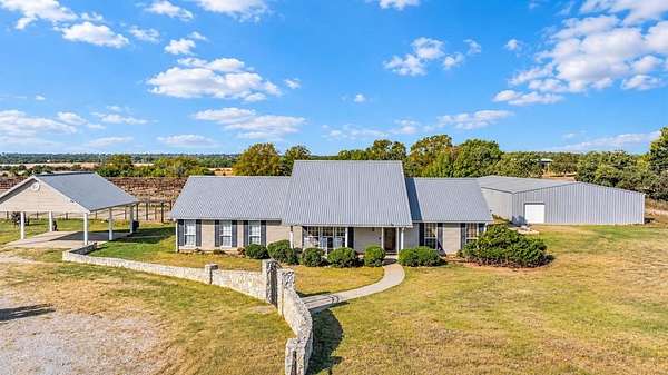 4.76 Acres of Land with Home for Sale in Wynnewood, Oklahoma