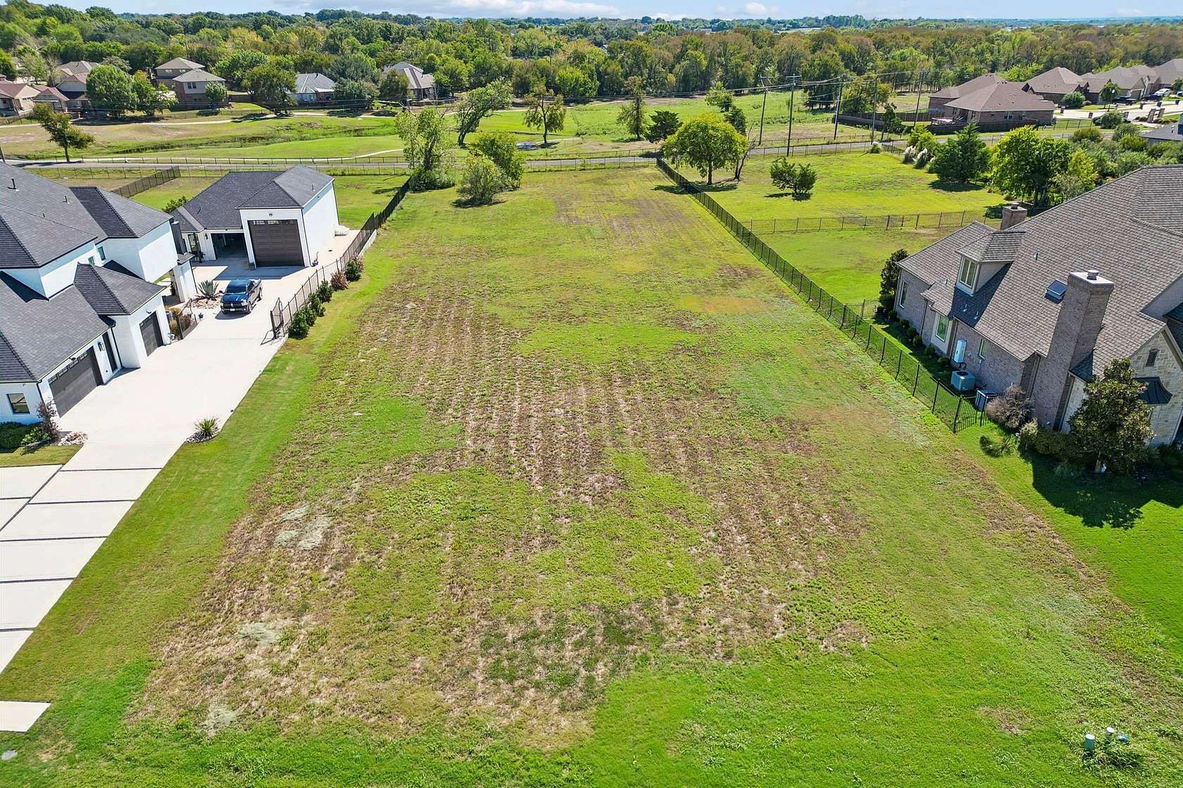 1.17 Acres of Residential Land for Sale in Ennis, Texas