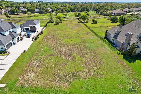 1.17 Acres of Residential Land for Sale in Ennis, Texas