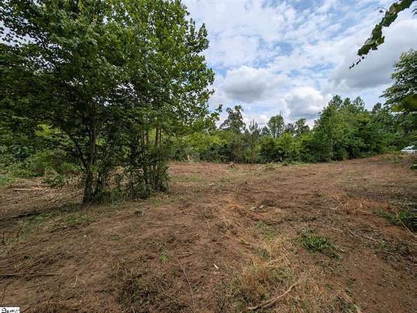 2 Acres of Residential Land for Sale in Inman, South Carolina