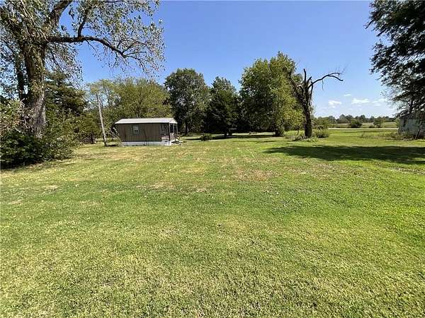 0.9 Acres of Residential Land for Auction in Mulberry, Kansas