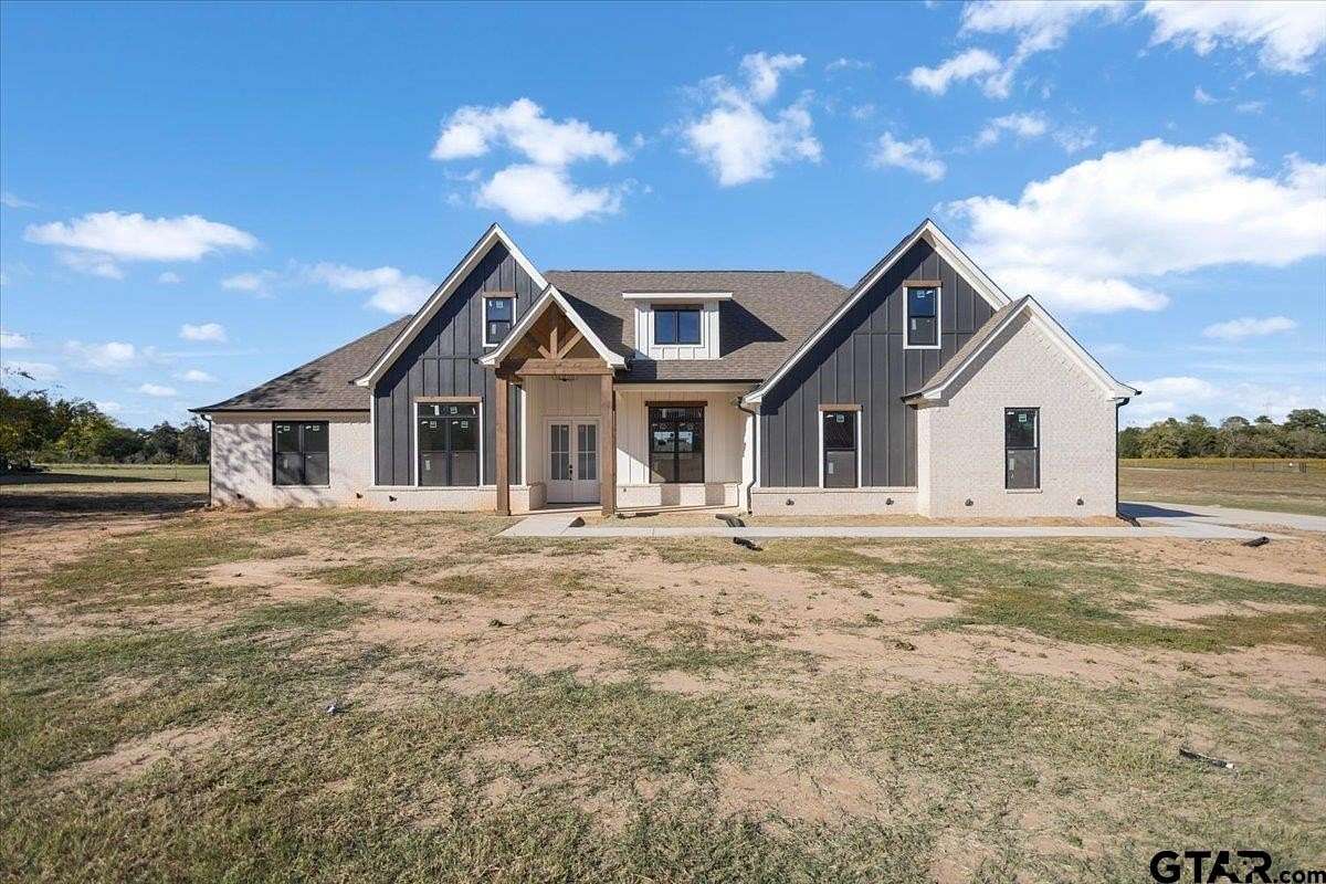 1.5 Acres of Land with Home for Sale in Lindale, Texas
