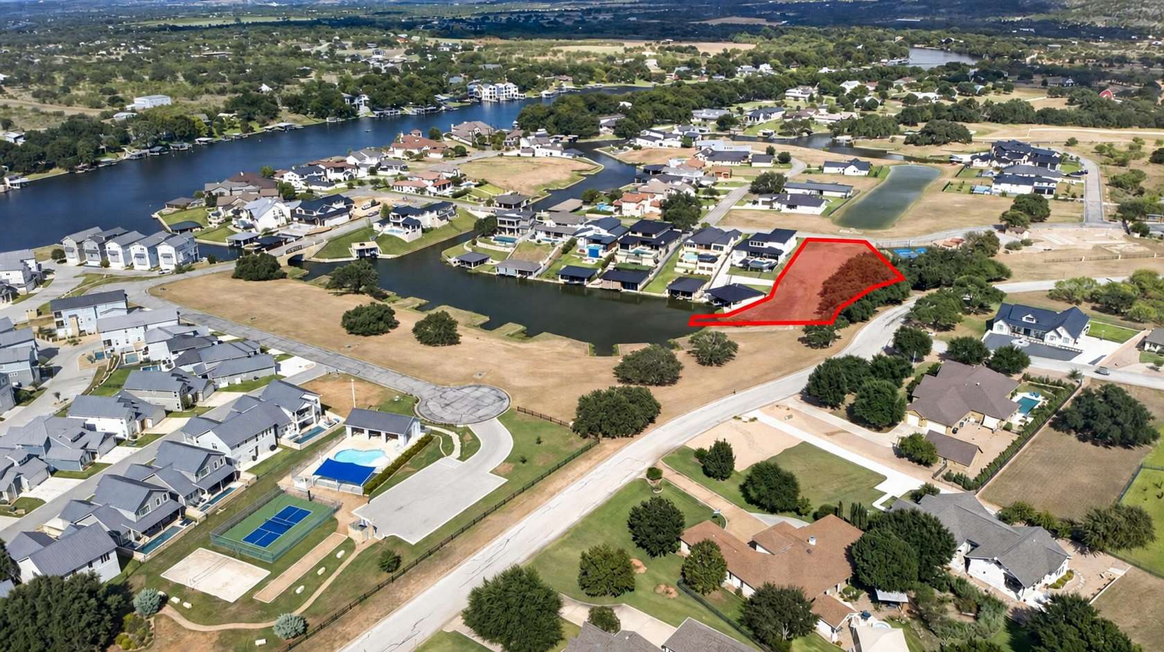 0.9 Acres of Land for Sale in Kingsland, Texas