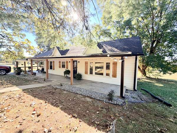 3 Acres of Land with Home for Sale in Hartsville, Tennessee