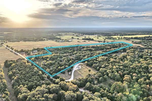 22 Acres of Recreational & Residential Land for Sale in Caldwell, Texas