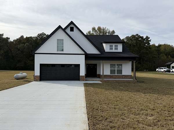 2.5 Acres of Land with Home for Sale in Hillsboro, Tennessee