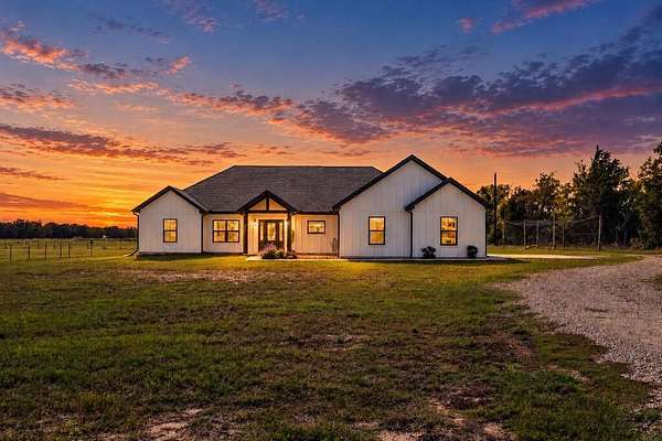 3.26 Acres of Land with Home for Sale in Edgewood, Texas