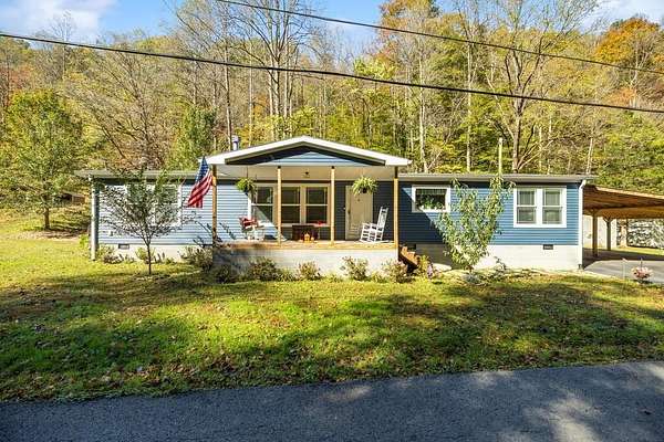 9 Acres of Land with Home for Sale in Pinsonfork, Kentucky