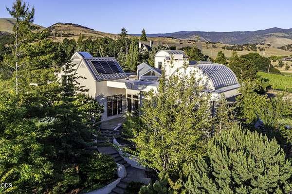 6.78 Acres of Land with Home for Sale in Ashland, Oregon