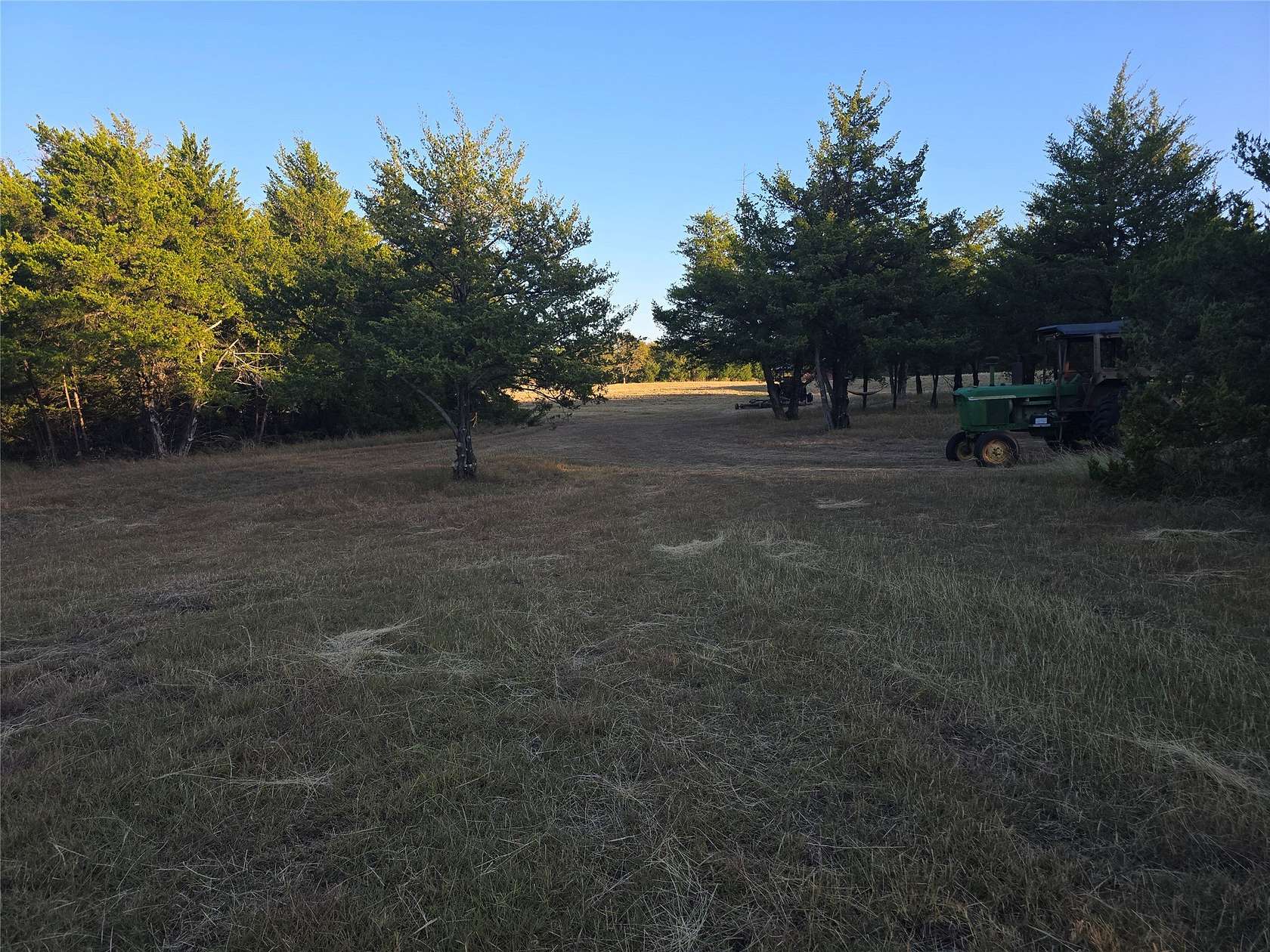 16 Acres of Land for Sale in Honey Grove, Texas